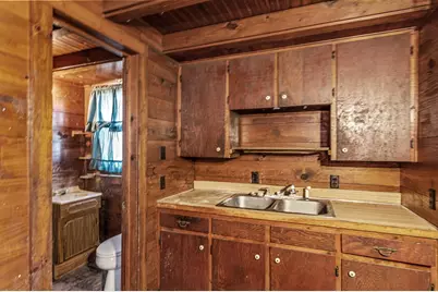 209 W Travis St, Fredericksburg, TX 78624 - Photo 5