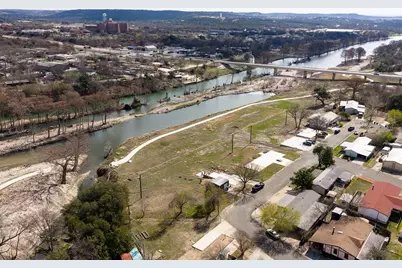 2106 Waterfront Dr, Kerrville, TX 78028 - Photo 1