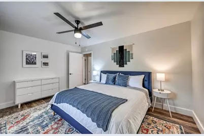 1009 Avenue D, Fredericksburg, TX 78624 - Photo 11