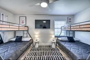 1009 Ave D, Fredericksburg, TX 78624 - Photo 11