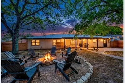 1009 Avenue D, Fredericksburg, TX 78624 - Photo 15