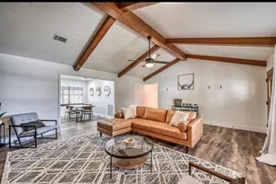 1009 Ave D, Fredericksburg, TX 78624 - Photo 3