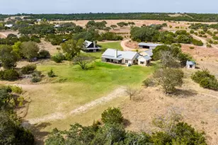 957-959 Cedar Hills Dr, Fredericksburg, TX 78624 - Photo 3