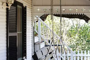 507 W Travis St, Fredericksburg, TX 78624 - Photo 3