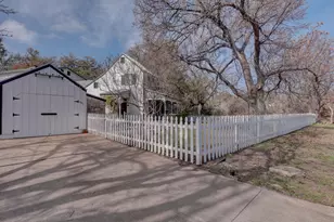 507 W Travis St, Fredericksburg, TX 78624 - Photo 41