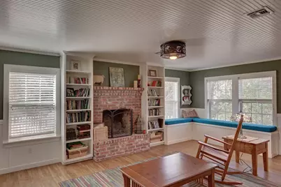 507 W Travis St, Fredericksburg, TX 78624 - Photo 25