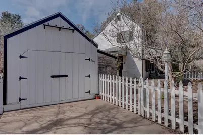 507 W Travis St, Fredericksburg, TX 78624 - Photo 35