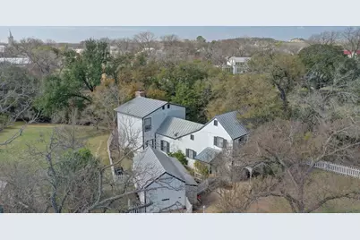 507 W Travis St, Fredericksburg, TX 78624 - Photo 43
