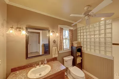 507 W Travis St, Fredericksburg, TX 78624 - Photo 13