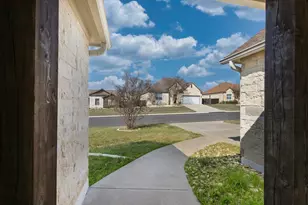 717 Northern Red Oak, Fredericksburg, TX 78624 - Photo 17