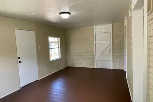 422 S Orange St, Fredericksburg, TX 78624 - Photo 13