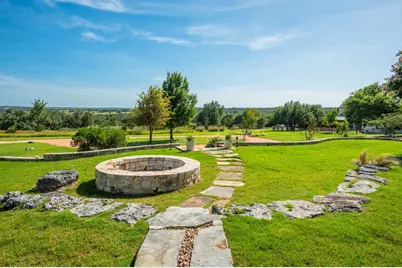 1400 Arbor Ridge Rd, Fredericksburg, TX 78624 - Photo 25