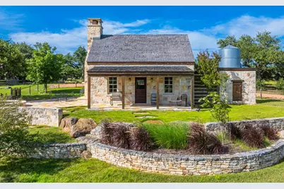 1400 Arbor Ridge Rd, Fredericksburg, TX 78624 - Photo 27