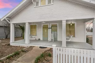 102 N Olive St, Fredericksburg, TX 78624 - Photo 1