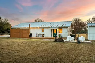 126 Shaun Ln, Fredericksburg, TX 78624 - Photo 5