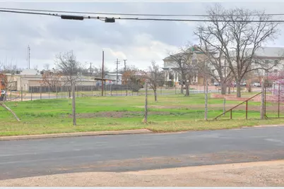 432 S Lincoln, Fredericksburg, TX 78624 - Photo 9