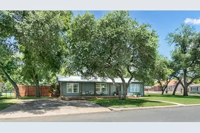 912 Apple St, Fredericksburg, TX 78624 - Photo 1