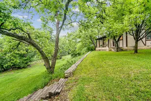 204 S Elk St, Fredericksburg, TX 78624 - Photo 23