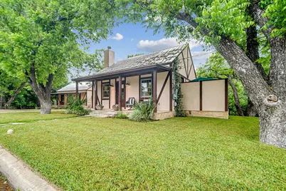 204 S Elk St, Fredericksburg, TX 78624 - Photo 27