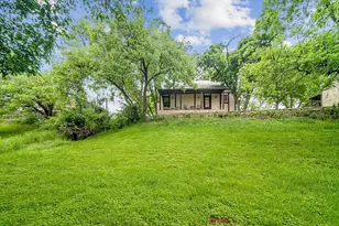 204 S Elk St, Fredericksburg, TX 78624 - Photo 21