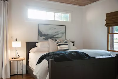 204 S Elk St, Fredericksburg, TX 78624 - Photo 13