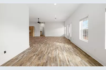 512 Saint Ann St, Fredericksburg, TX 78624 - Photo 7