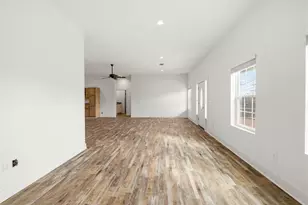 512 St Ann St, Fredericksburg, TX 78624 - Photo 7