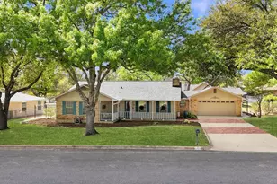 211 W Driftwood Dr, Fredericksburg, TX 78624 - Photo 1
