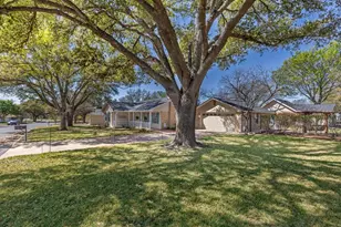 211 W Driftwood Dr, Fredericksburg, TX 78624 - Photo 1