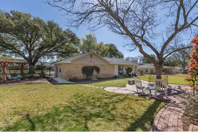 211 W Driftwood Dr, Fredericksburg, TX 78624 - Photo 25