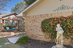 211 W Driftwood Dr, Fredericksburg, TX 78624 - Photo 25