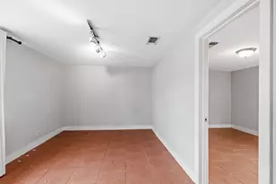 509 W Centre St, Fredericksburg, TX 78624 - Photo 35