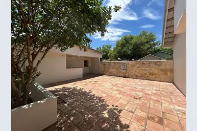 509 W Centre St, Fredericksburg, TX 78624 - Photo 31