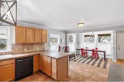 509 W Centre St, Fredericksburg, TX 78624 - Photo 9