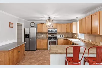 509 W Centre St, Fredericksburg, TX 78624 - Photo 11