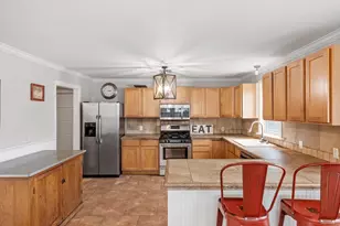 509 W Centre St, Fredericksburg, TX 78624 - Photo 11