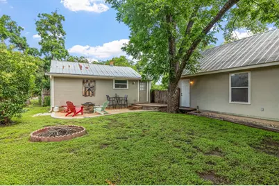 209 S Elk St, Fredericksburg, TX 78624 - Photo 27