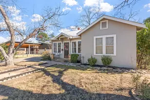 209 S Elk St, Fredericksburg, TX 78624 - Photo 3