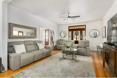 103 E Hackberry St, Fredericksburg, TX 78624 - Photo 3