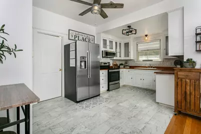 103 E Hackberry St, Fredericksburg, TX 78624 - Photo 5