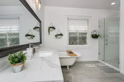 103 E Hackberry St, Fredericksburg, TX 78624 - Photo 11