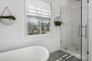 103 E Hackberry St, Fredericksburg, TX 78624 - Photo 13