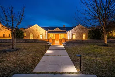 705 W Creek St, Fredericksburg, TX 78624 - Photo 3