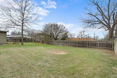 406 E College St, Fredericksburg, TX 78624 - Photo 25