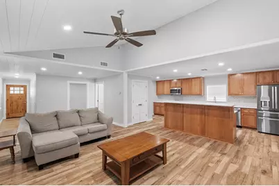 501 S Olive St, Fredericksburg, TX 78624 - Photo 3