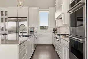 1051 N Cattlemans Xing Dr, Kerrville, TX 78028 - Photo 9