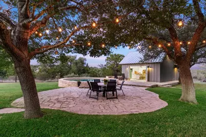 746 Trail Rock Dr, Johnson City, TX 78636 - Photo 5