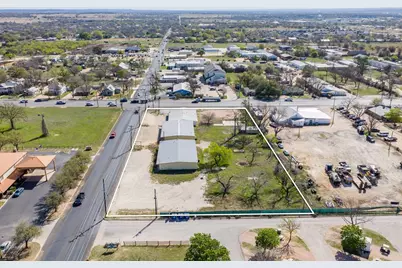 702 S Washington St, Fredericksburg, TX 78624 - Photo 3