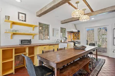 308 Cottonwood St, Fredericksburg, TX 78624 - Photo 7