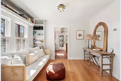 308 Cottonwood St, Fredericksburg, TX 78624 - Photo 11